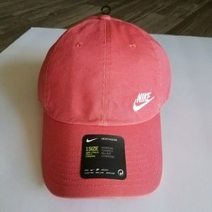 nike heritage performance cap